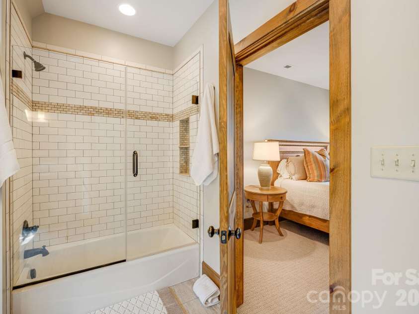 1264 Ten Whigs Ridge, Nebo, NC 28761.  MLS# CAR4426377, YatesRealty ID 53569. 