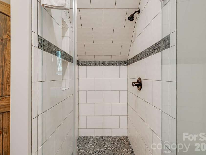 1264 Ten Whigs Ridge, Nebo, NC 28761.  MLS# CAR4426377, YatesRealty ID 53569. 