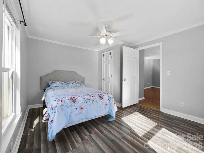 24 Forest Hill Road, Lexington, NC 27295.  MLS# CAR4427630, YatesRealty ID 53572. 
