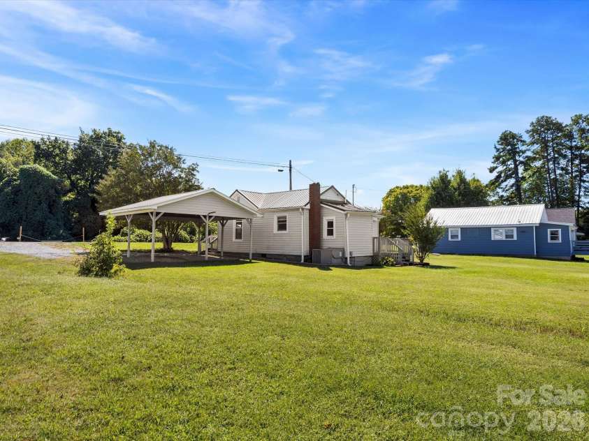 24 Forest Hill Road, Lexington, NC 27295.  MLS# CAR4427630, YatesRealty ID 53572. 