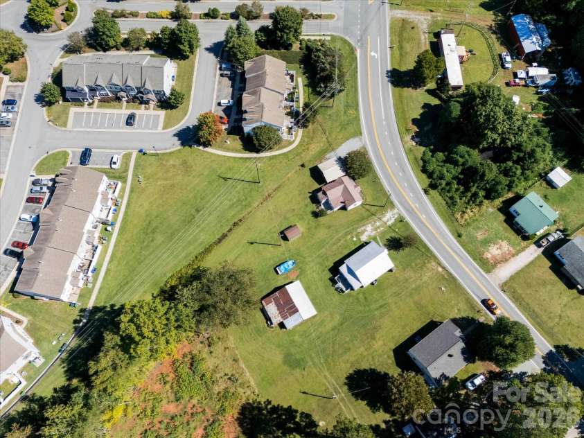 24 Forest Hill Road, Lexington, NC 27295.  MLS# CAR4427630, YatesRealty ID 53572. 