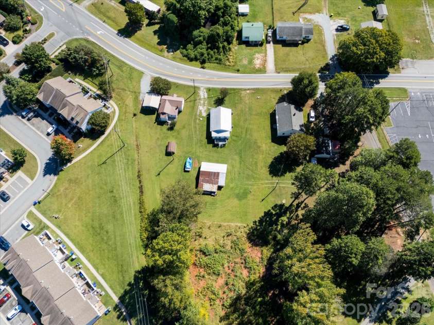 24 Forest Hill Road, Lexington, NC 27295.  MLS# CAR4427630, YatesRealty ID 53572. 