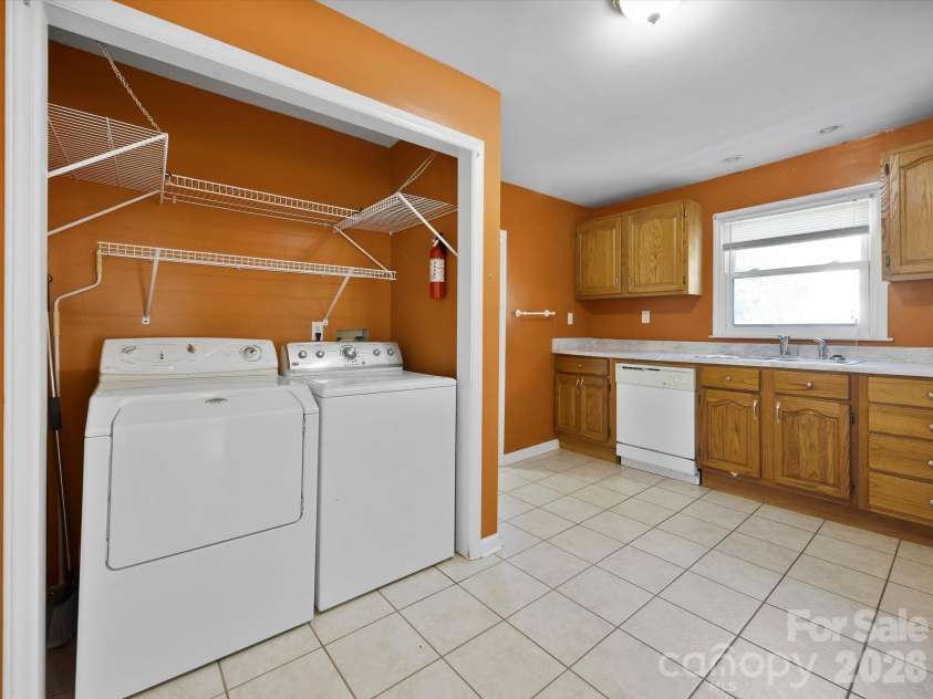 24 Forest Hill Road, Lexington, NC 27295.  MLS# CAR4427630, YatesRealty ID 53572. Washer and dryer included!