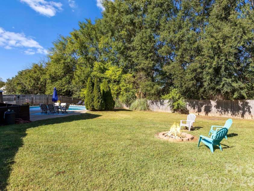 4019 Shadow Pines Circle, Indian Trail, NC 28079.  MLS# CAR4428429, YatesRealty ID 53576. 