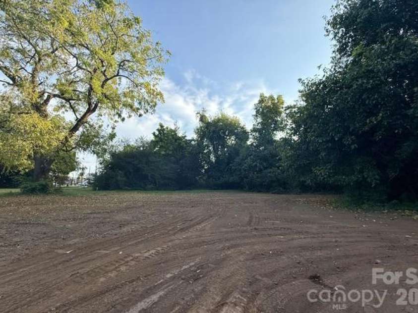 111 Cotton Grove Road, Lexington, NC 27292.  MLS# CAR4428866, YatesRealty ID 53577. 