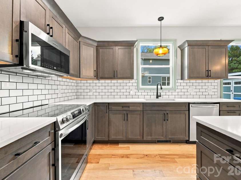 34 Gudger Road, Candler, NC 28715.  MLS# CAR4426999, YatesRealty ID 53579. 