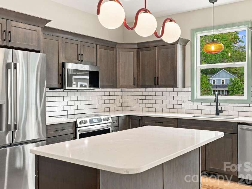 34 Gudger Road, Candler, NC 28715.  MLS# CAR4426999, YatesRealty ID 53579. 