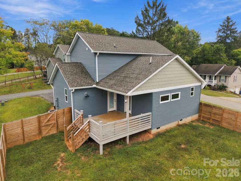 34 Gudger Road, Candler, NC 28715.  MLS# CAR4426999, YatesRealty ID 53579. 