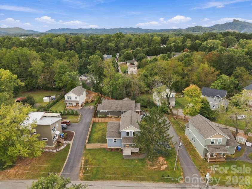 34 Gudger Road, Candler, NC 28715.  MLS# CAR4426999, YatesRealty ID 53579. 