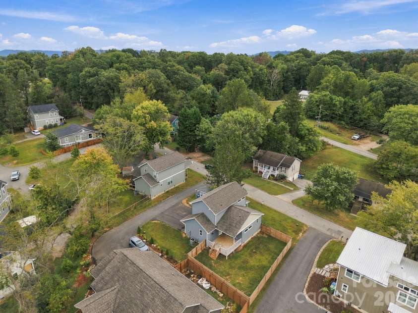 34 Gudger Road, Candler, NC 28715.  MLS# CAR4426999, YatesRealty ID 53579. 