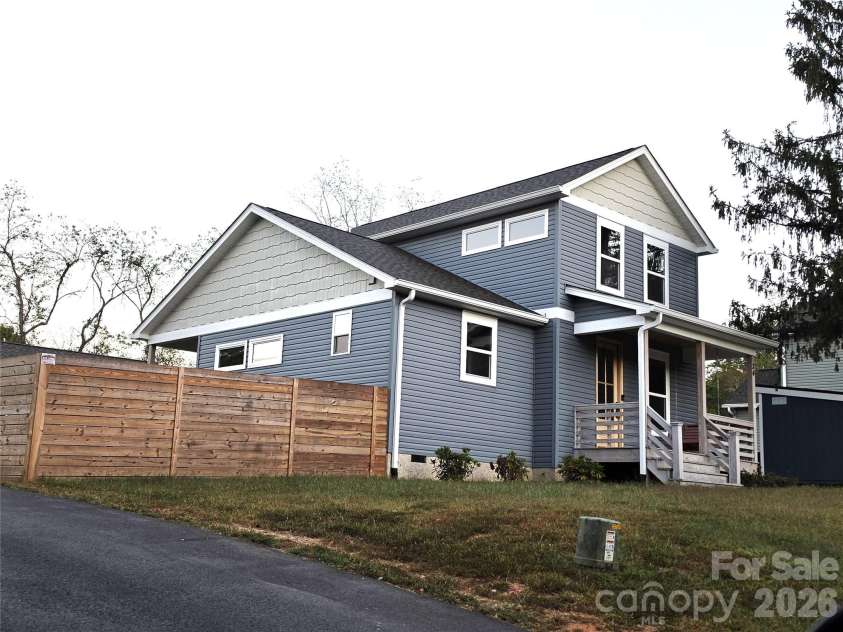 34 Gudger Road, Candler, NC 28715.  MLS# CAR4426999, YatesRealty ID 53579. 