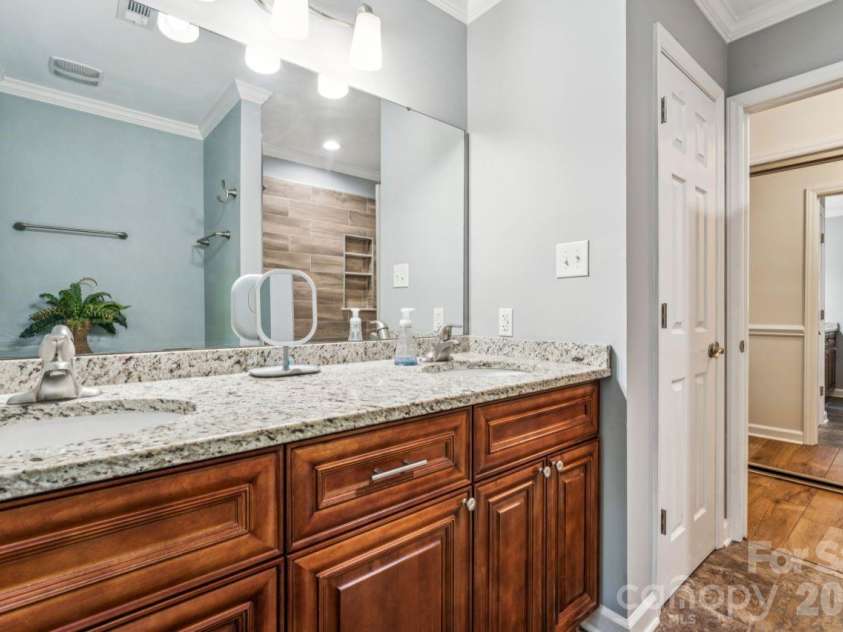 5919 Stonebridge Lane, Waxhaw, NC 28173.  MLS# CAR4427781, YatesRealty ID 53580. Primary Bathroom