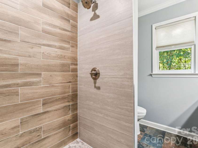 5919 Stonebridge Lane, Waxhaw, NC 28173.  MLS# CAR4427781, YatesRealty ID 53580. Primary Bathroom