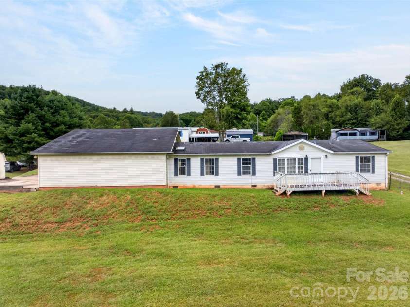 3 Creek Drive, Leicester, NC 28748.  MLS# CAR4428172, YatesRealty ID 53581. 