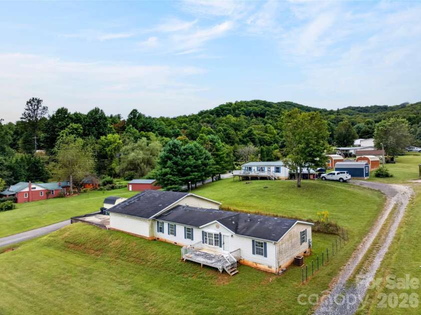 3 Creek Drive, Leicester, NC 28748.  MLS# CAR4428172, YatesRealty ID 53581. 