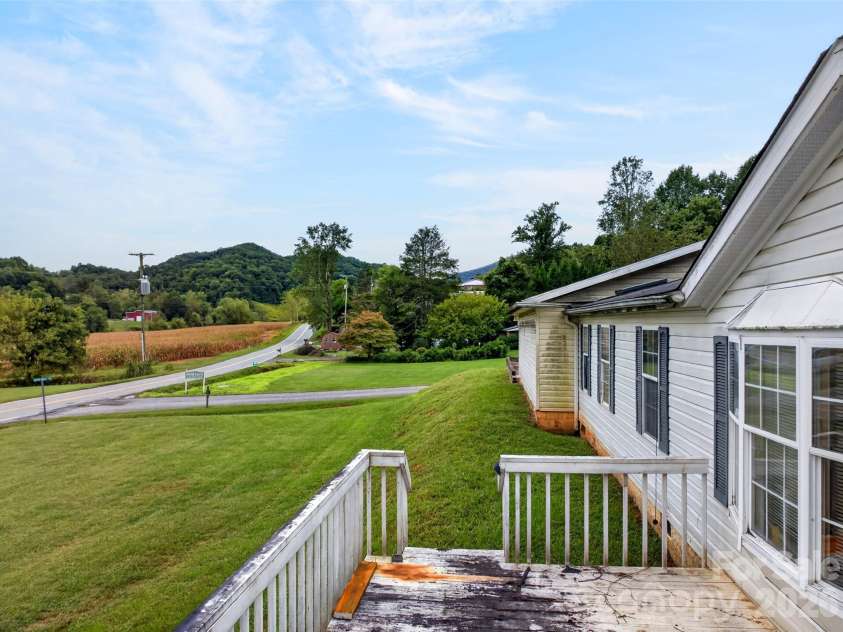 3 Creek Drive, Leicester, NC 28748.  MLS# CAR4428172, YatesRealty ID 53581. 