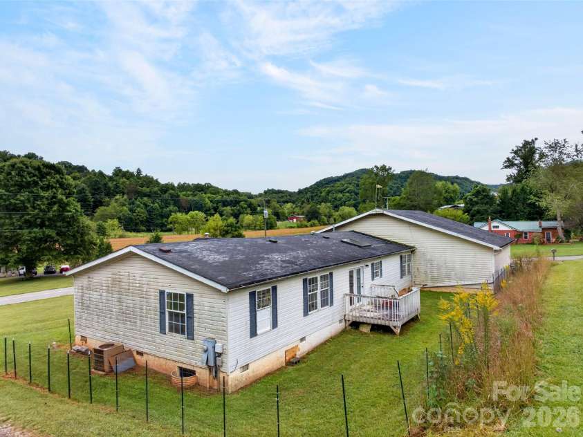 3 Creek Drive, Leicester, NC 28748.  MLS# CAR4428172, YatesRealty ID 53581. 