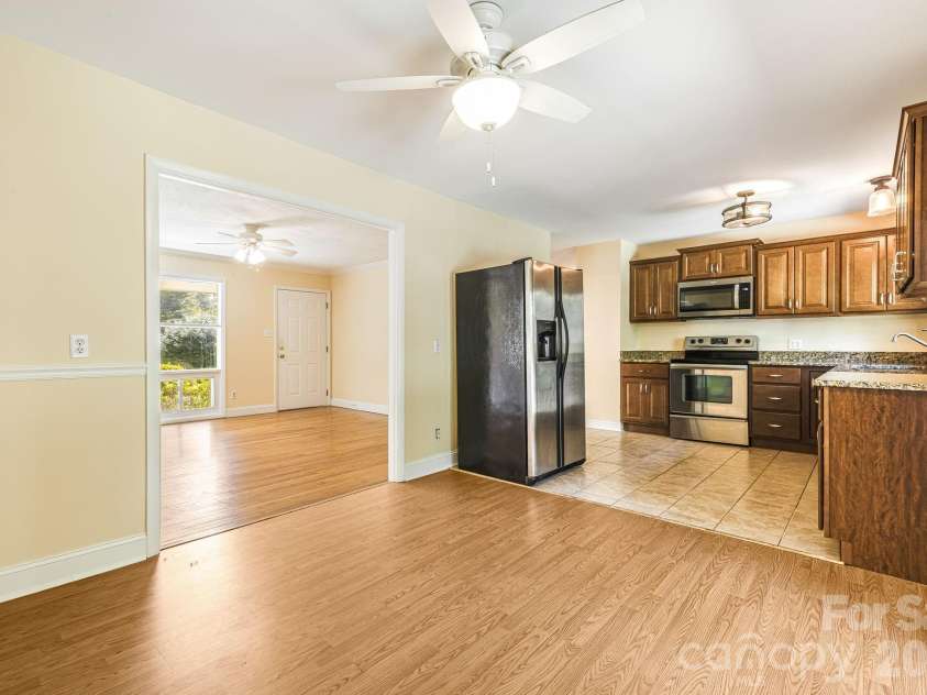 26 Elkmont Drive, Asheville, NC 28804.  MLS# CAR4386925, YatesRealty ID 53584. 