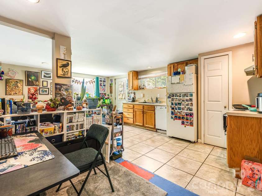 26 Elkmont Drive, Asheville, NC 28804.  MLS# CAR4386925, YatesRealty ID 53584. 