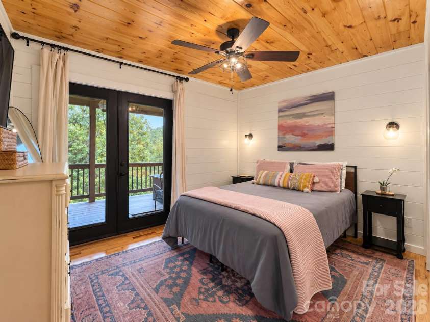 240 Fortner Avenue, Bryson City, NC 28713.  MLS# CAR4429372, YatesRealty ID 53587. 