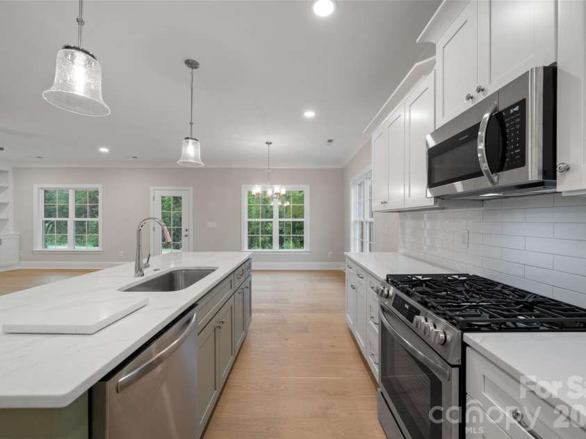 261 Avian Lane, Winston Salem, NC 27127.  MLS# CAR4429356, YatesRealty ID 53588. 