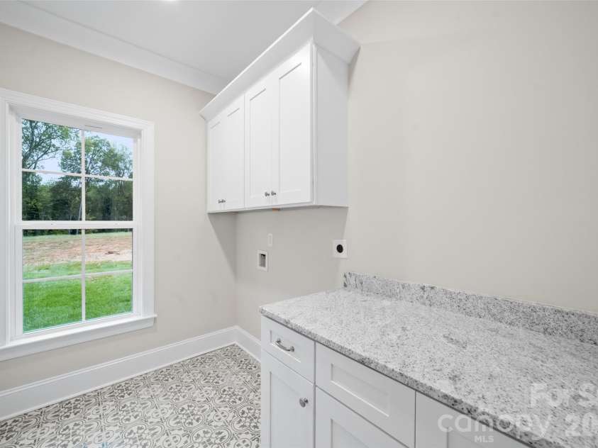 261 Avian Lane, Winston Salem, NC 27127.  MLS# CAR4429356, YatesRealty ID 53588. 