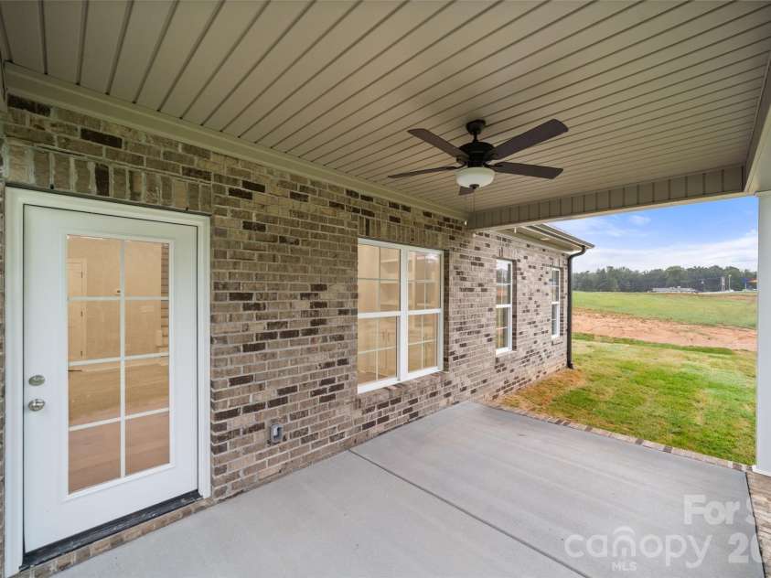 261 Avian Lane, Winston Salem, NC 27127.  MLS# CAR4429356, YatesRealty ID 53588. 