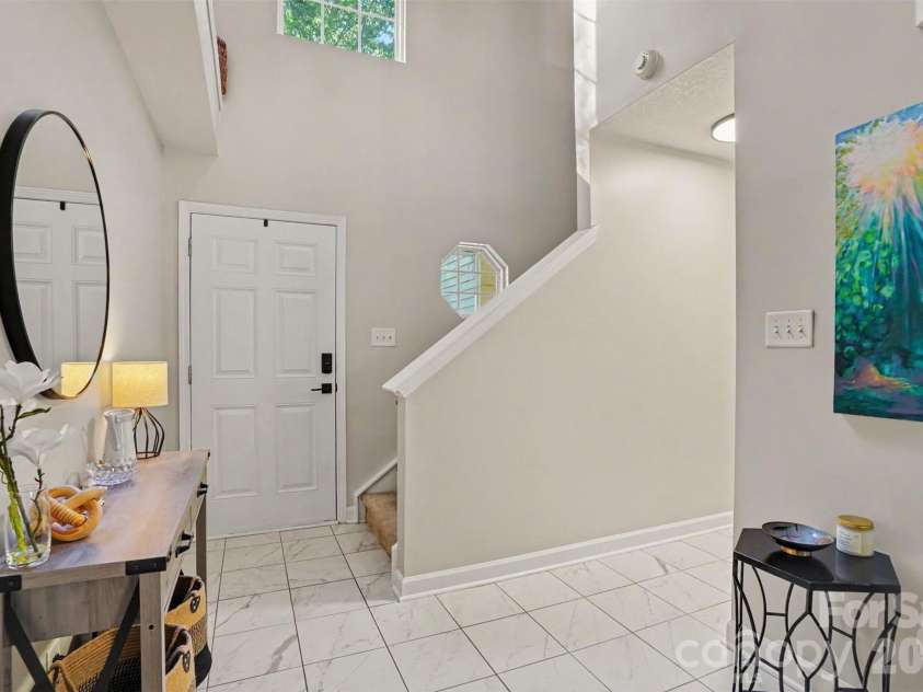 7539 Lady Liberty Lane, Charlotte, NC 28217.  MLS# CAR4428073, YatesRealty ID 53589. Entryway