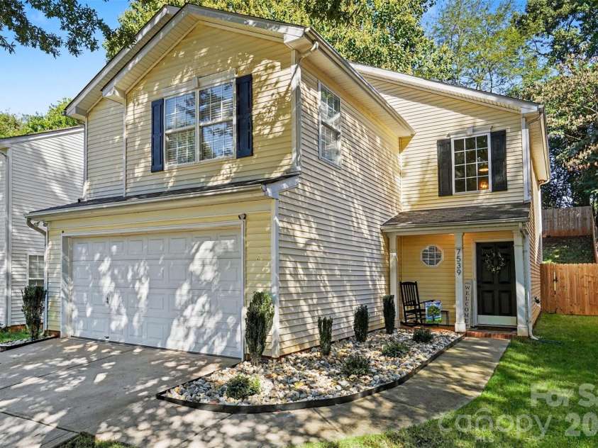 7539 Lady Liberty Lane, Charlotte, NC 28217.  MLS# CAR4428073, YatesRealty ID 53589. Front Exterior