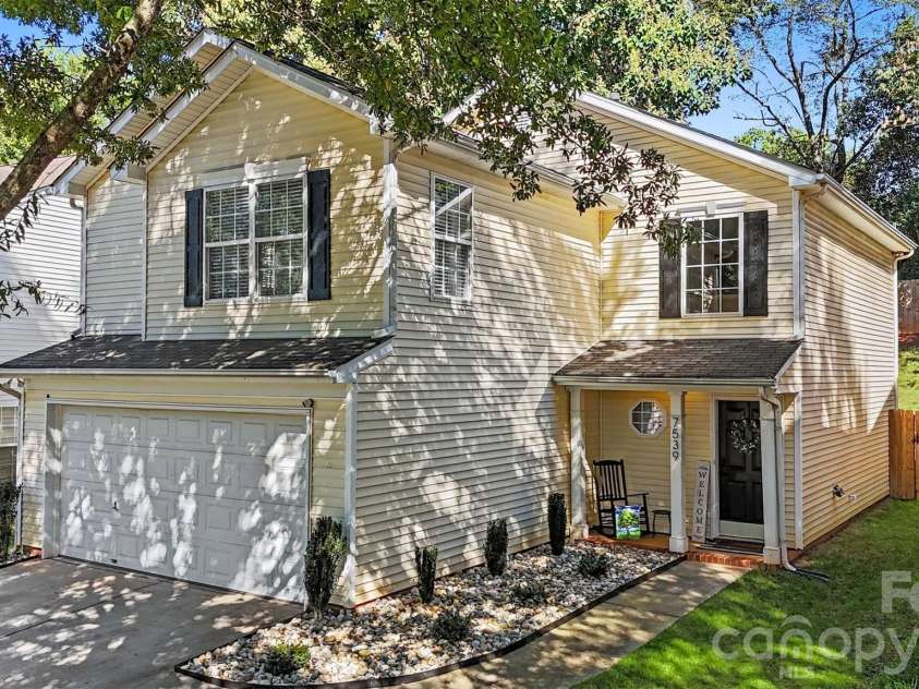 7539 Lady Liberty Lane, Charlotte, NC 28217.  MLS# CAR4428073, YatesRealty ID 53589. Front Exterior