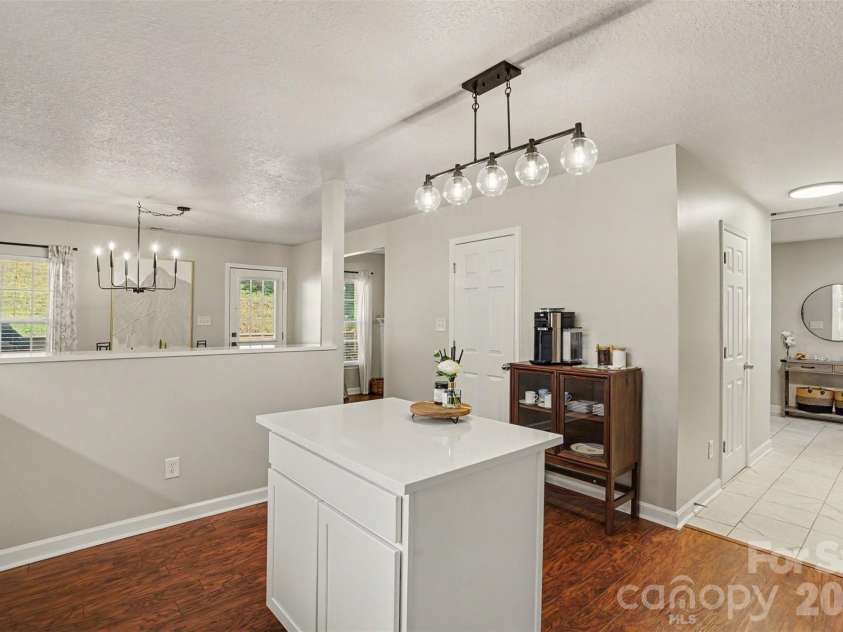 7539 Lady Liberty Lane, Charlotte, NC 28217.  MLS# CAR4428073, YatesRealty ID 53589. Kitchen