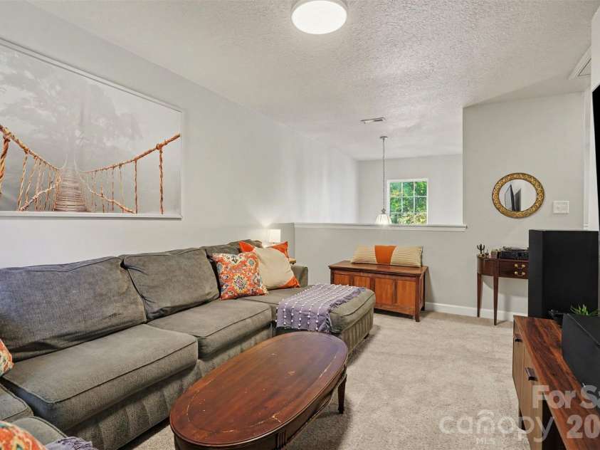 7539 Lady Liberty Lane, Charlotte, NC 28217.  MLS# CAR4428073, YatesRealty ID 53589. Loft Landing