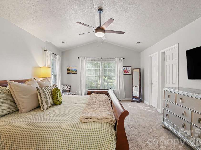 7539 Lady Liberty Lane, Charlotte, NC 28217.  MLS# CAR4428073, YatesRealty ID 53589. Primary Bedroom