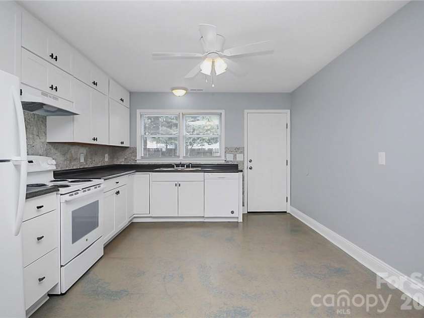 212 Kerr Street, Concord, NC 28025.  MLS# CAR4429514, YatesRealty ID 53590. 