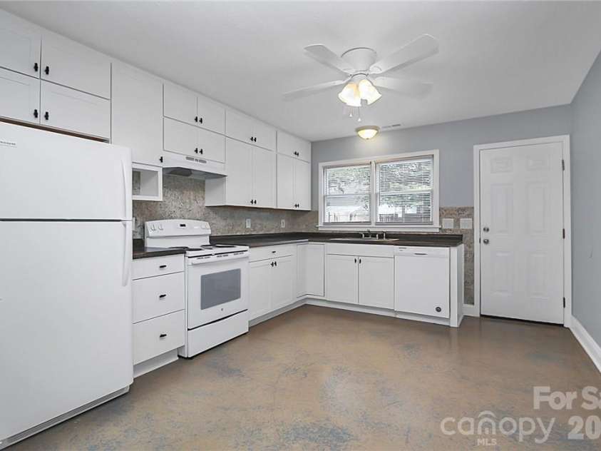 212 Kerr Street, Concord, NC 28025.  MLS# CAR4429514, YatesRealty ID 53590. 