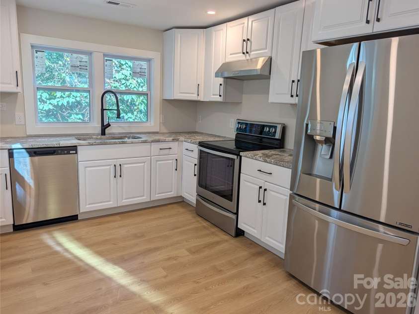 213 Rice Street, Kannapolis, NC 28081.  MLS# CAR4429234, YatesRealty ID 53591. 