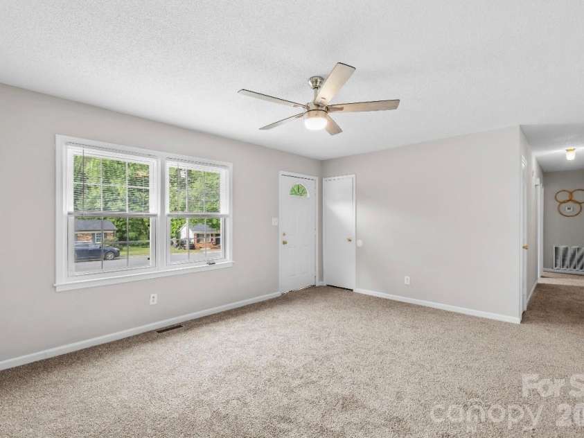 1812 Alpine Drive, Kings Mountain, NC 28086.  MLS# CAR4398960, YatesRealty ID 53592. 