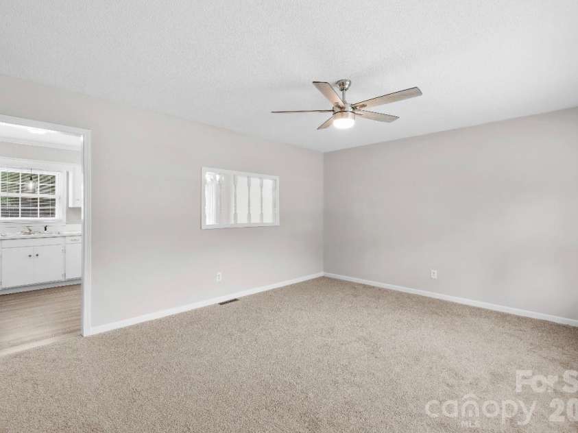 1812 Alpine Drive, Kings Mountain, NC 28086.  MLS# CAR4398960, YatesRealty ID 53592. 