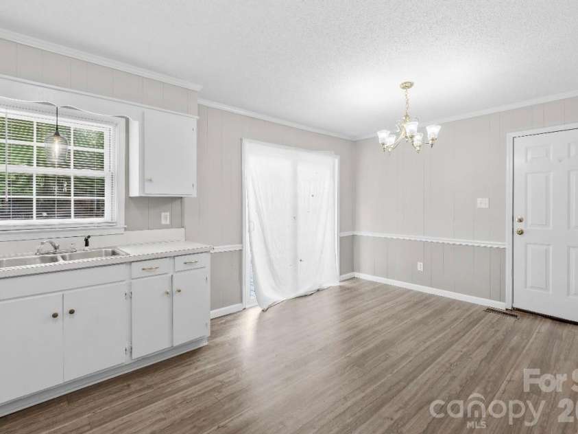 1812 Alpine Drive, Kings Mountain, NC 28086.  MLS# CAR4398960, YatesRealty ID 53592. 