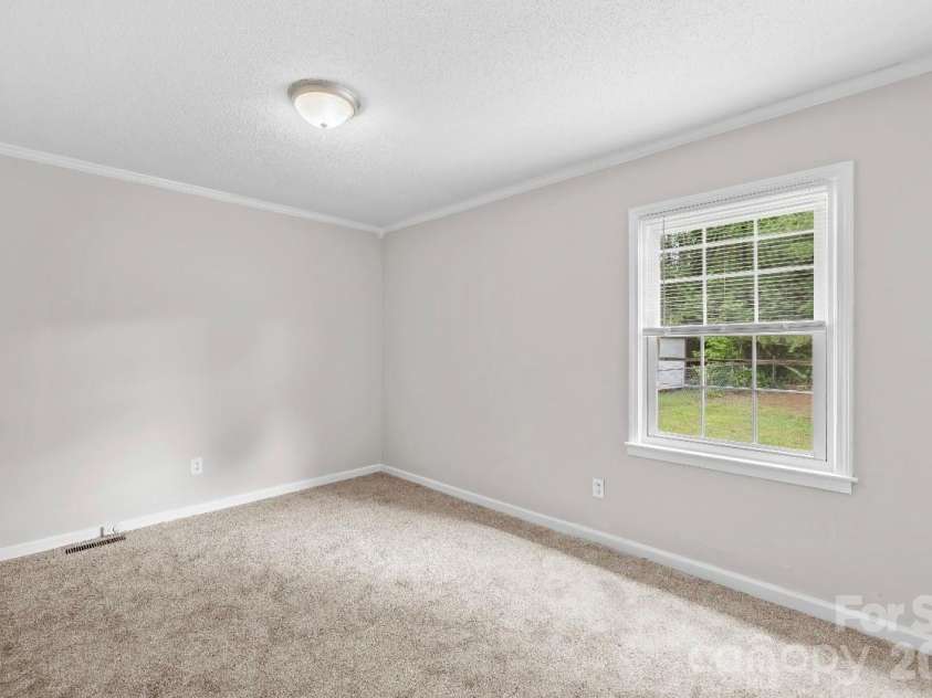 1812 Alpine Drive, Kings Mountain, NC 28086.  MLS# CAR4398960, YatesRealty ID 53592. 