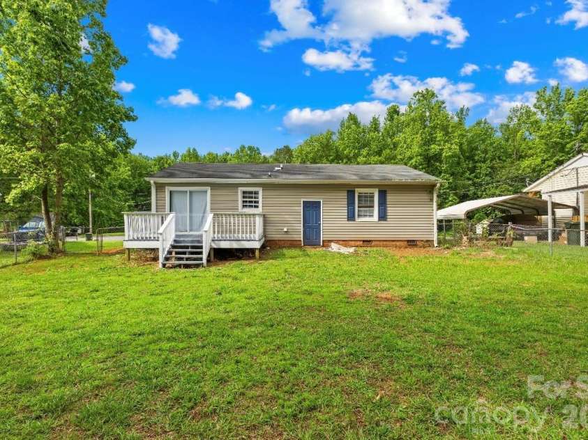1812 Alpine Drive, Kings Mountain, NC 28086.  MLS# CAR4398960, YatesRealty ID 53592. 