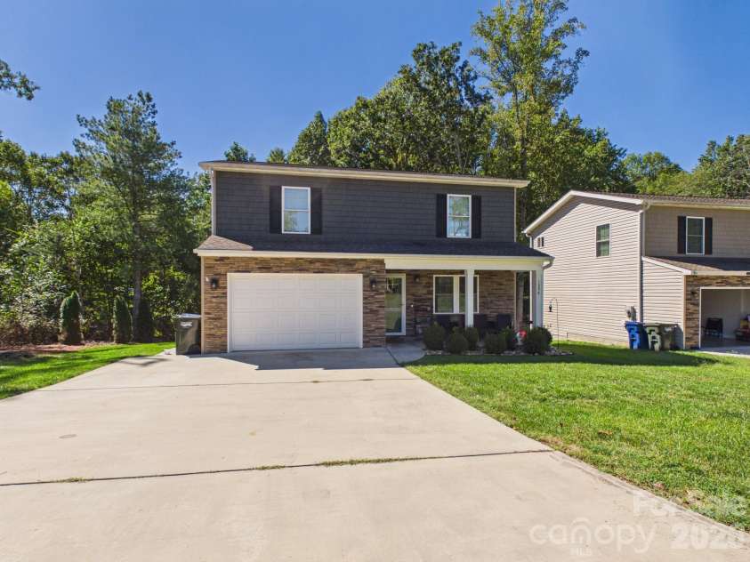 1358 26th Avenue, Hickory, NC 28601.  MLS# CAR4429500, YatesRealty ID 53593. 