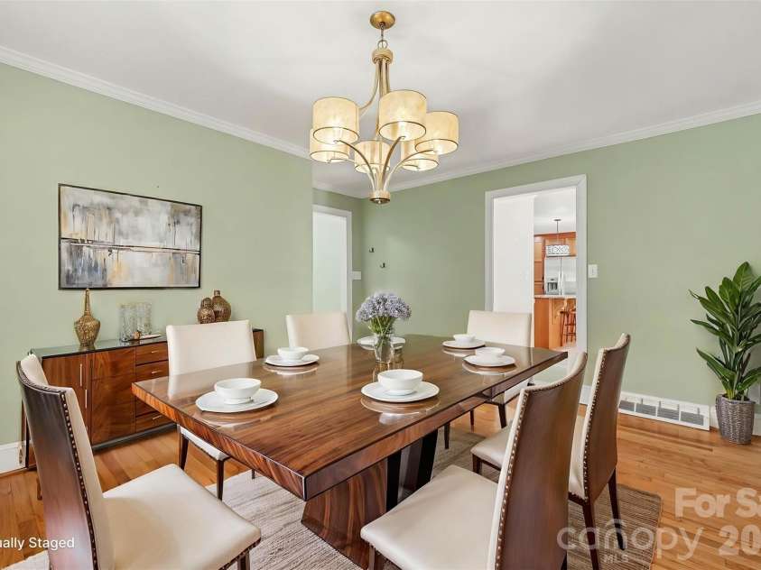 827 Ferndale Drive, Statesville, NC 28677.  MLS# CAR4424302, YatesRealty ID 53596. 