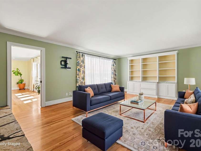 827 Ferndale Drive, Statesville, NC 28677.  MLS# CAR4424302, YatesRealty ID 53596. 