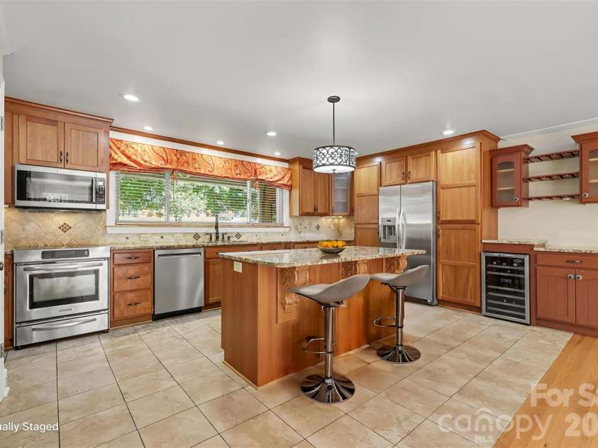 827 Ferndale Drive, Statesville, NC 28677.  MLS# CAR4424302, YatesRealty ID 53596. 