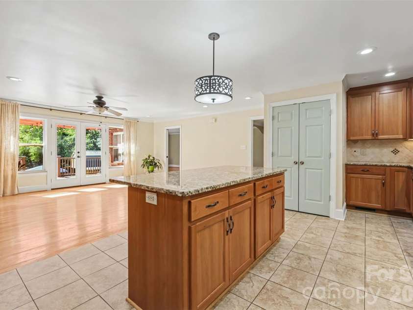 827 Ferndale Drive, Statesville, NC 28677.  MLS# CAR4424302, YatesRealty ID 53596. 