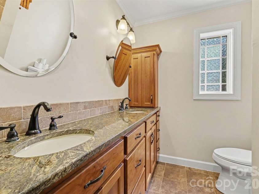 827 Ferndale Drive, Statesville, NC 28677.  MLS# CAR4424302, YatesRealty ID 53596. 