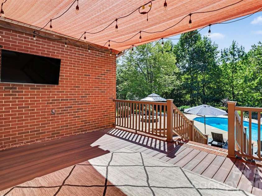827 Ferndale Drive, Statesville, NC 28677.  MLS# CAR4424302, YatesRealty ID 53596. 