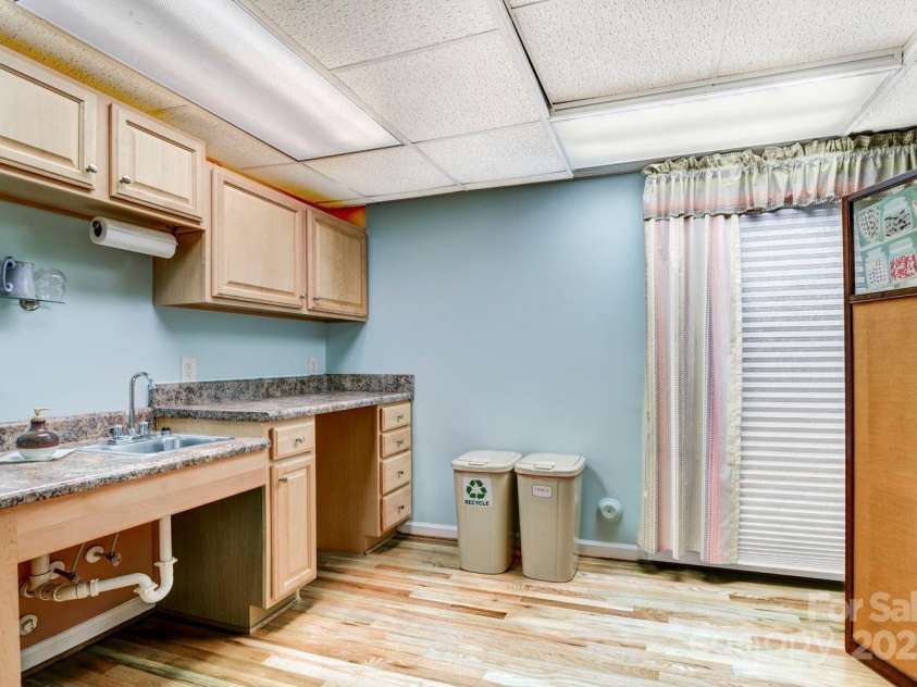 119 Lee Street, Salisbury, NC 28144.  MLS# CAR4216965, YatesRealty ID 536. Kitchen/utility room with pantry/closet