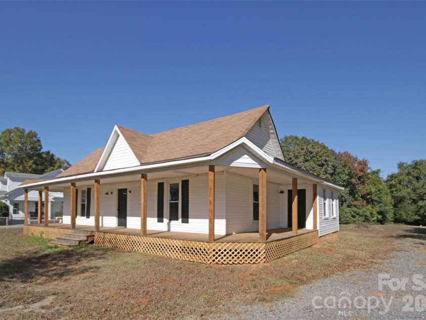 119 Marion Street, Clover, SC 29710.  MLS# CAR4334219, YatesRealty ID 5360. 